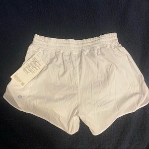 Lululemon 4 inch Hotty Hot Shorts